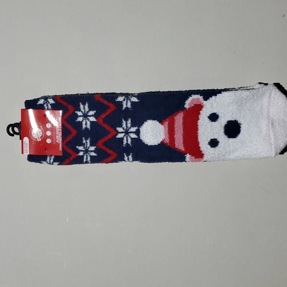 Aloe Infused Socks One Size Fits Most Christmas Bear Fuzzy NWT